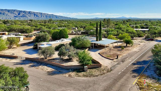 3040 N Conestoga Avenue, Tucson, AZ 85749