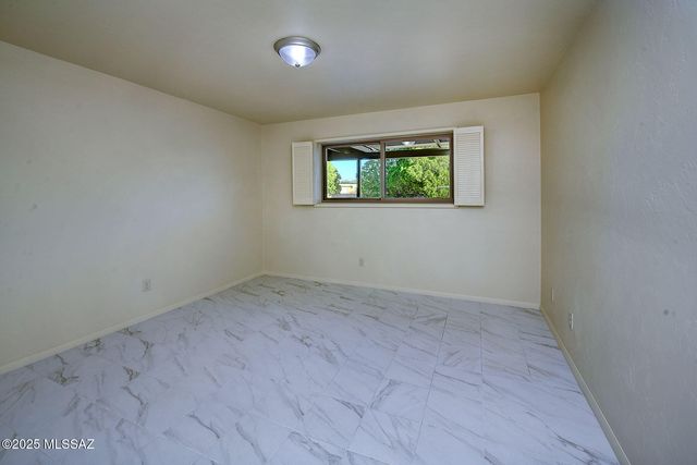 3040 N Conestoga Avenue, Tucson, AZ 85749