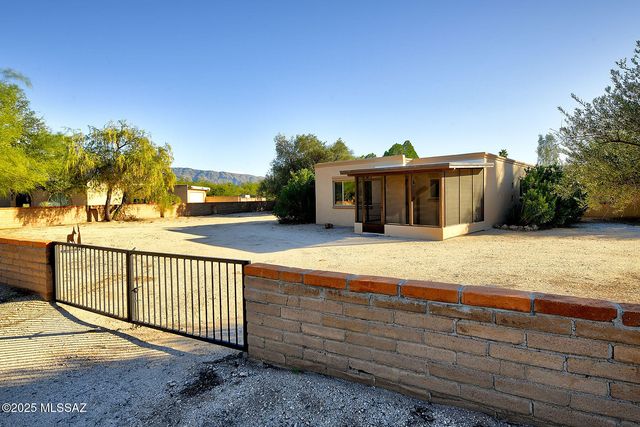 3040 N Conestoga Avenue, Tucson, AZ 85749