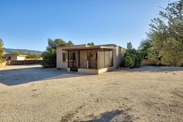 3040 N Conestoga Avenue, Tucson, AZ 85749