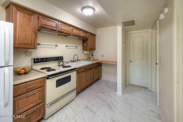 3040 N Conestoga Avenue, Tucson, AZ 85749