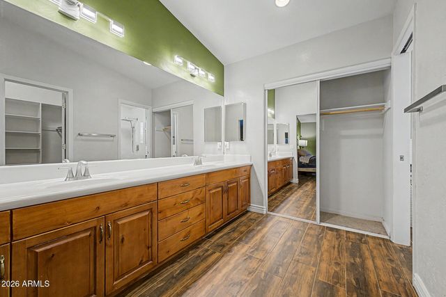 802 E ROBERTS Road, Phoenix, AZ 85022
