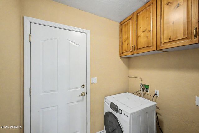 802 E ROBERTS Road, Phoenix, AZ 85022