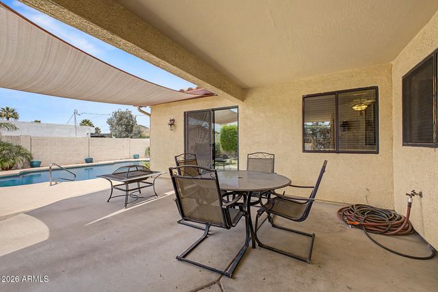 802 E ROBERTS Road, Phoenix, AZ 85022