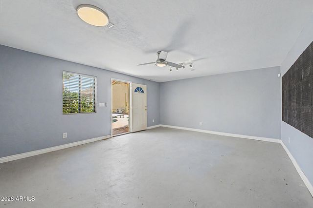 802 E ROBERTS Road, Phoenix, AZ 85022