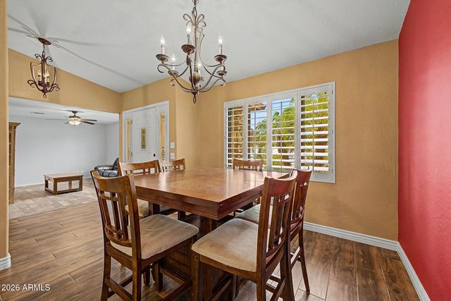 802 E ROBERTS Road, Phoenix, AZ 85022