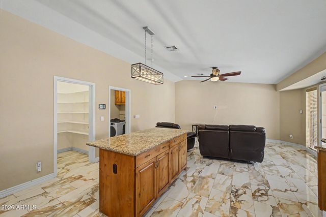 802 E ROBERTS Road, Phoenix, AZ 85022
