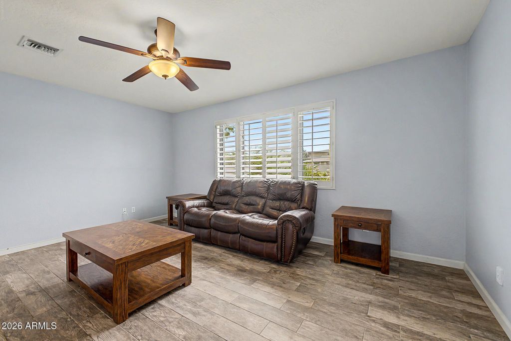 802 E ROBERTS Road, Phoenix, AZ 85022 — photo 2