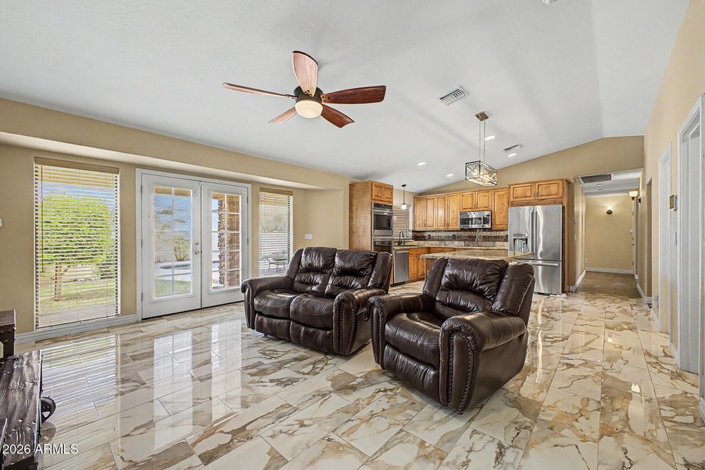 802 E ROBERTS Road, Phoenix, AZ 85022 — photo 4