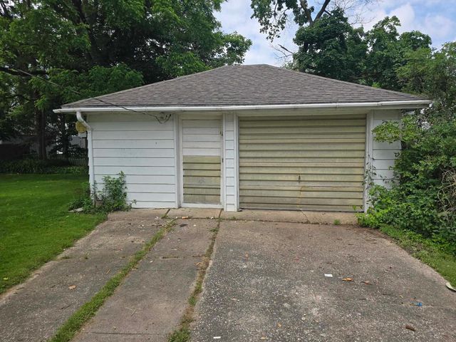 743 N Saginaw Street, Owosso, MI 48867