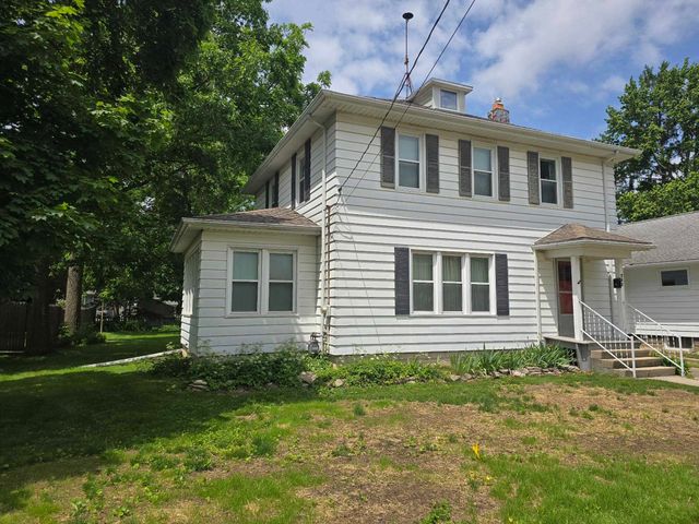 743 N Saginaw Street, Owosso, MI 48867