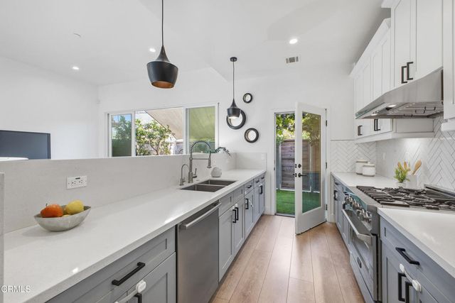 206 N Moore Avenue E, Monterey Park, CA 91754