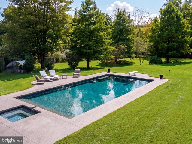 969 S WISTERIA DR, Malvern, PA 19355