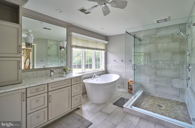 969 S WISTERIA DR, Malvern, PA 19355