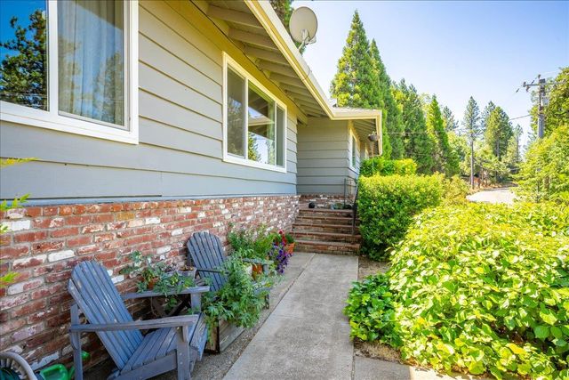 1764 Country Club Dr, Placerville, CA 95667