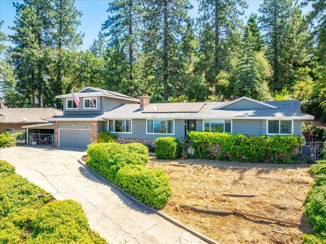 1764 Country Club Dr, Placerville, CA 95667