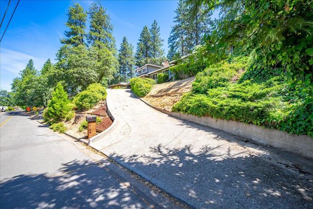 1764 Country Club Dr, Placerville, CA 95667