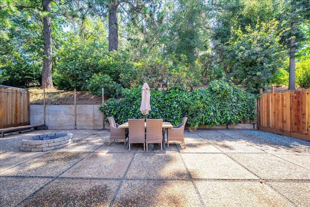 1764 Country Club Dr, Placerville, CA 95667