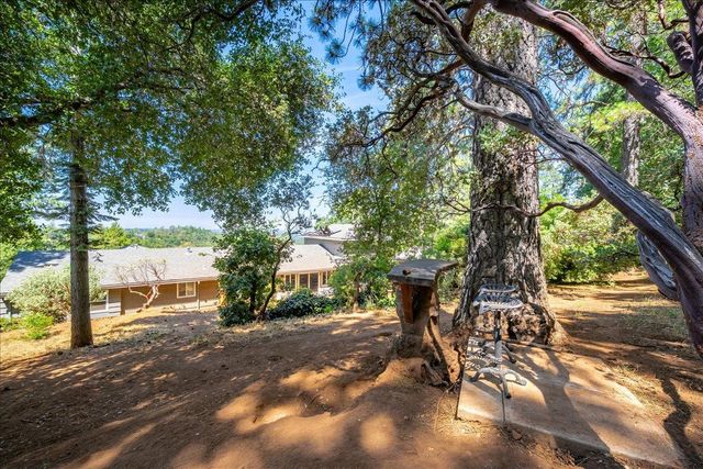 1764 Country Club Dr, Placerville, CA 95667