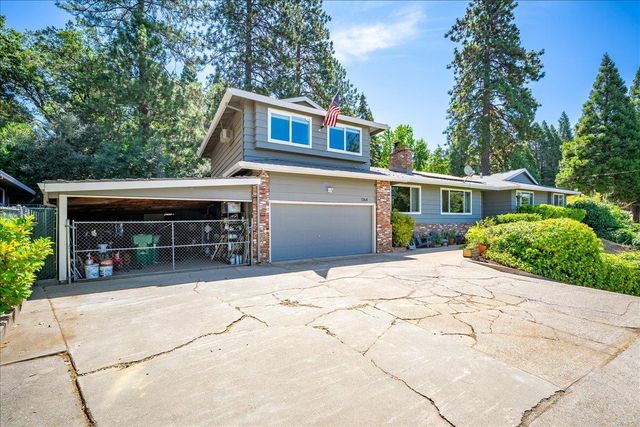 1764 Country Club Dr, Placerville, CA 95667