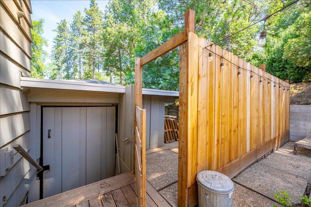 1764 Country Club Dr, Placerville, CA 95667