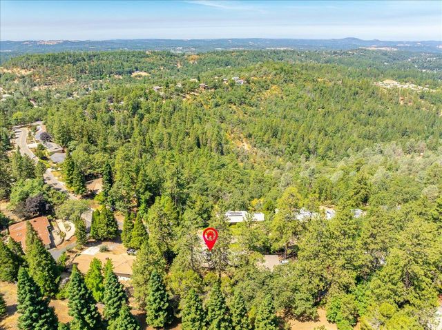 1764 Country Club Dr, Placerville, CA 95667