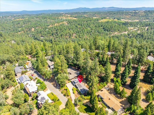 1764 Country Club Dr, Placerville, CA 95667