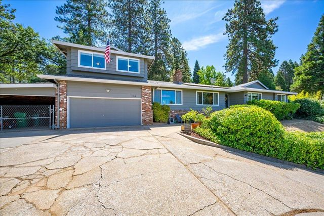 1764 Country Club Dr, Placerville, CA 95667