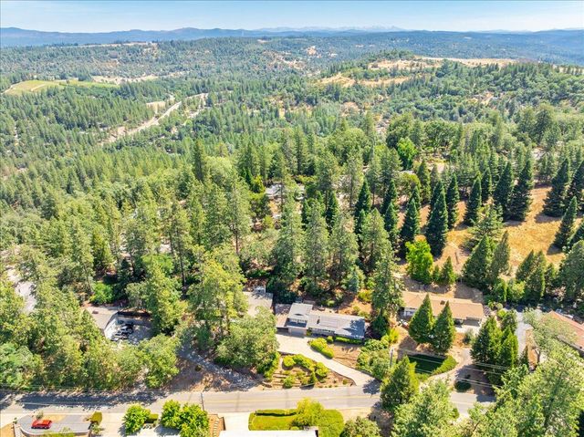 1764 Country Club Dr, Placerville, CA 95667