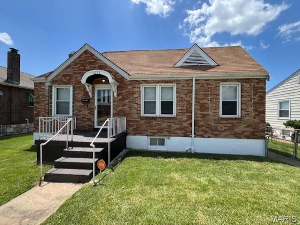 3636 French Avenue, St Louis, MO 63116