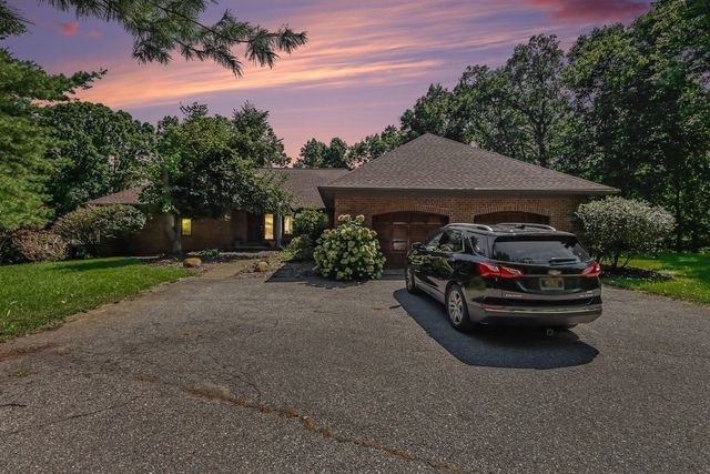 5075 Spring Ridge Drive, Ada, MI 49301