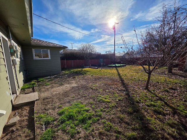 2136 Eberlein Avenue, Klamath Falls, OR 97601