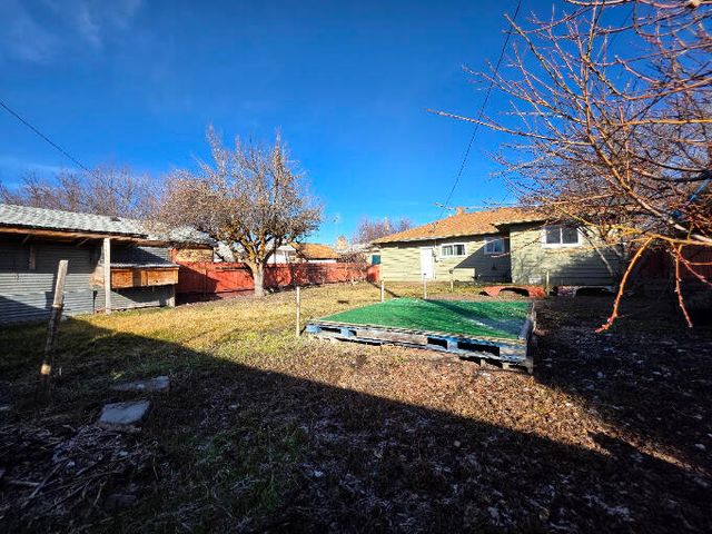 2136 Eberlein Avenue, Klamath Falls, OR 97601