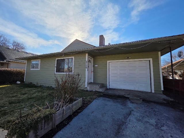 2136 Eberlein Avenue, Klamath Falls, OR 97601