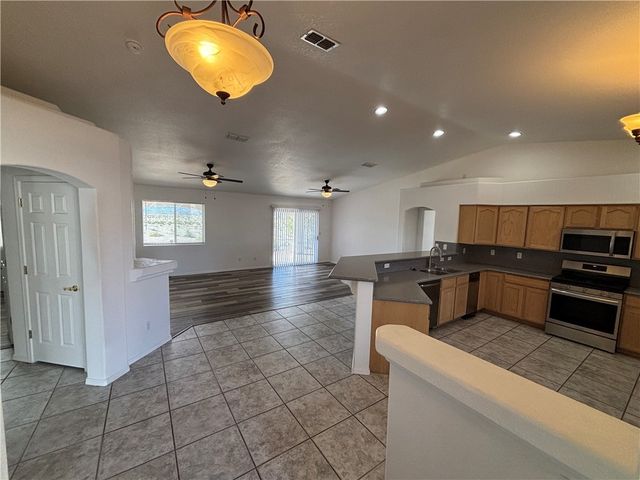 6075 S Lago Grande Drive, Fort Mohave, AZ 86426