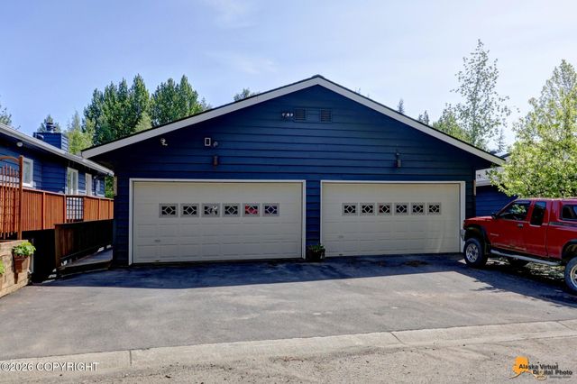 2551 Lahonda Drive, Anchorage, AK 99517