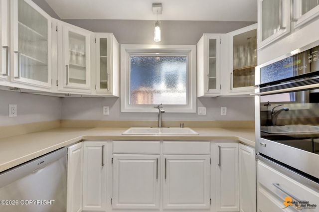 2551 Lahonda Drive, Anchorage, AK 99517