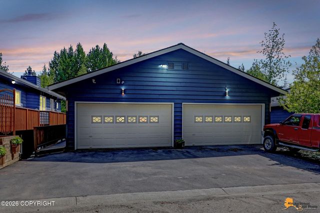 2551 Lahonda Drive, Anchorage, AK 99517