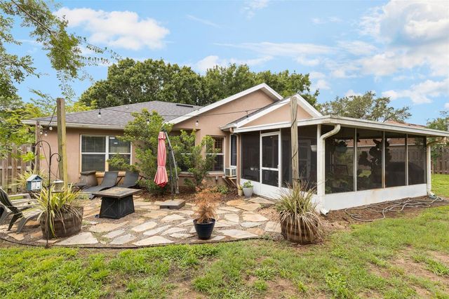 1095 CLUB HILLS DRIVE, Eustis, FL 32726