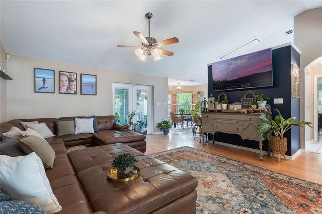 1095 CLUB HILLS DRIVE, Eustis, FL 32726