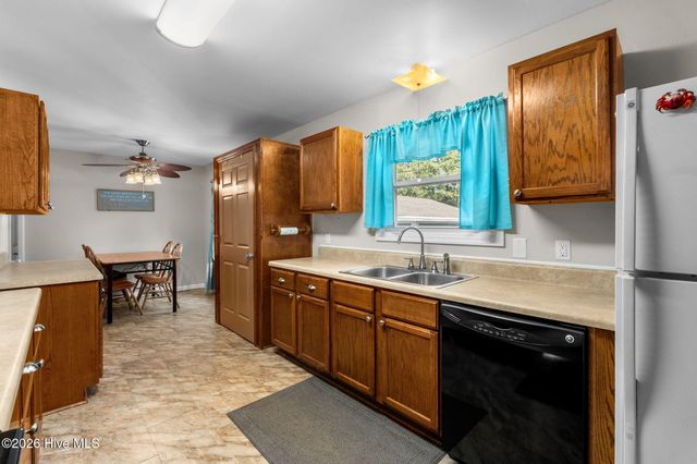 1035 High Point Avenue SW, Calabash, NC 28467