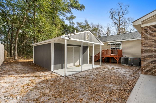1035 High Point Avenue SW, Calabash, NC 28467