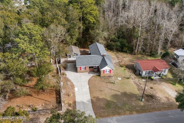 1035 High Point Avenue SW, Calabash, NC 28467
