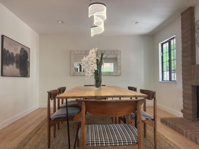 23005 Standing Oak Court, Cupertino, CA 95014