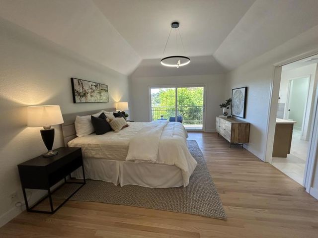 23005 Standing Oak Court, Cupertino, CA 95014
