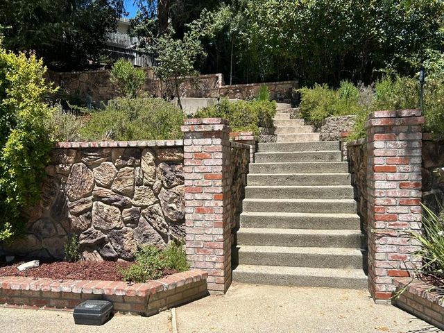 23005 Standing Oak Court, Cupertino, CA 95014