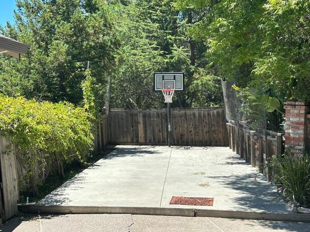 23005 Standing Oak Court, Cupertino, CA 95014