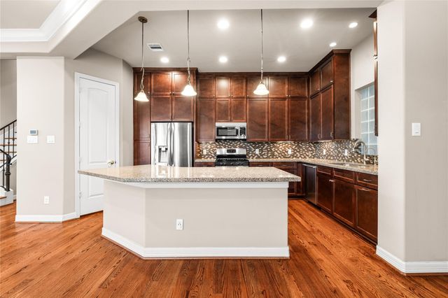 2112 Sherwin Street, Houston, TX 77007