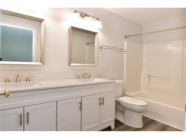 16359 E Phillips Dr, Englewood, CO 80112