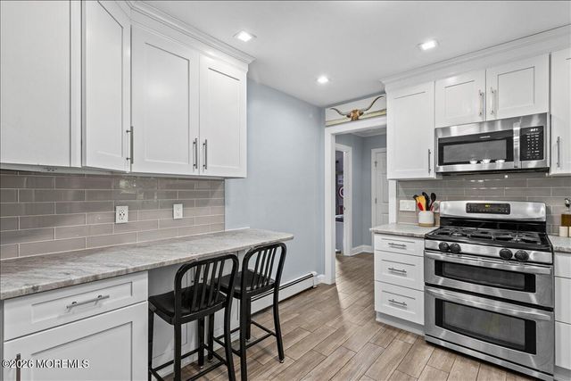 832 Bartlett Place, Toms River, NJ 08753